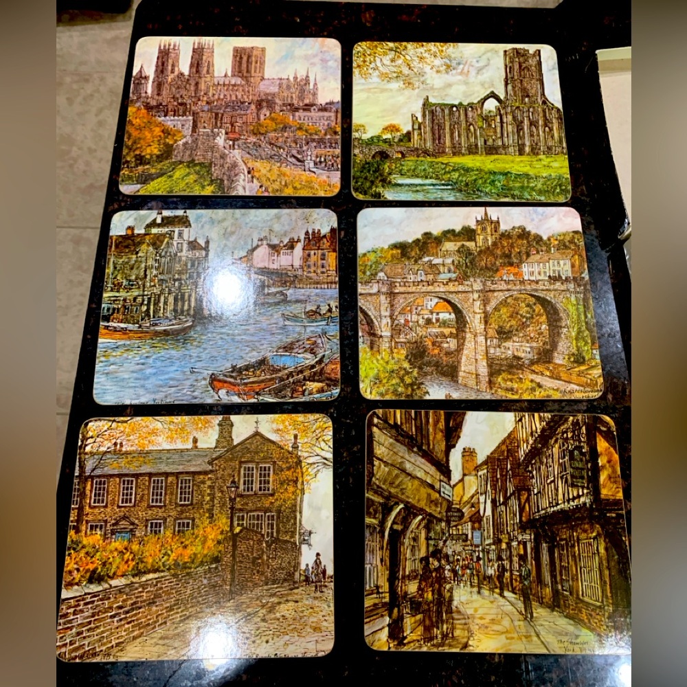 Vintage UK cork placemats. Cloverleaf in original box.